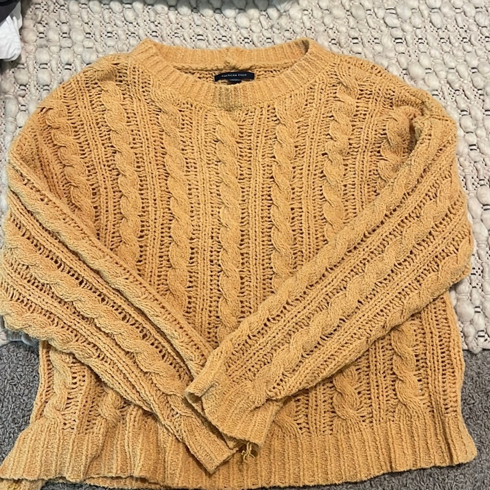 American Eagle sweater. size: small. color: yellow